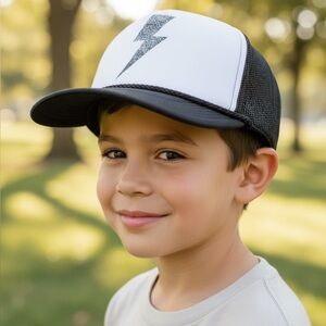 New boys black and white lighting bolt trucker hat